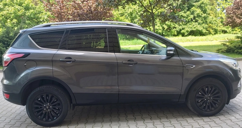 Ford Kuga cena 78800 przebieg: 151000, rok produkcji 2017 z Elbląg małe 379